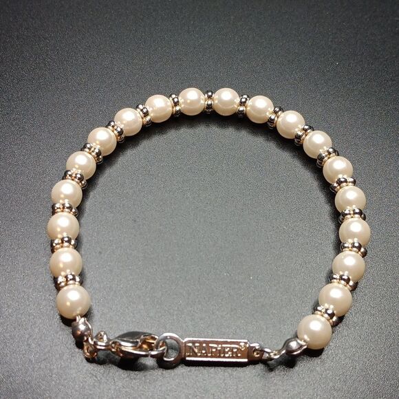 1970's Napier Signed Authentic Faux Pearl And Rhinestone Bracelet 7" - Picture 1 of 2
